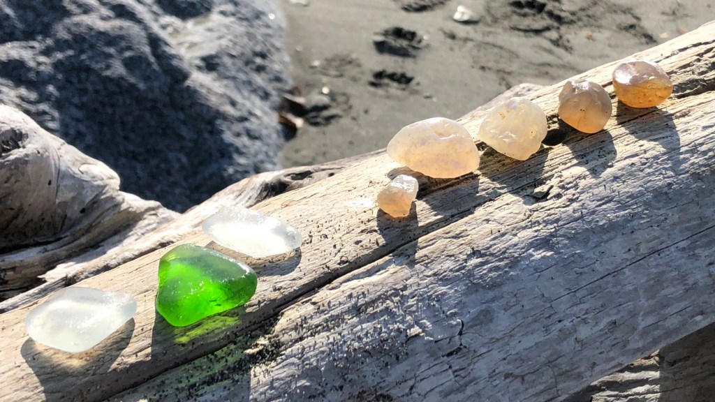 after-the-rain.org / agates and sea glass